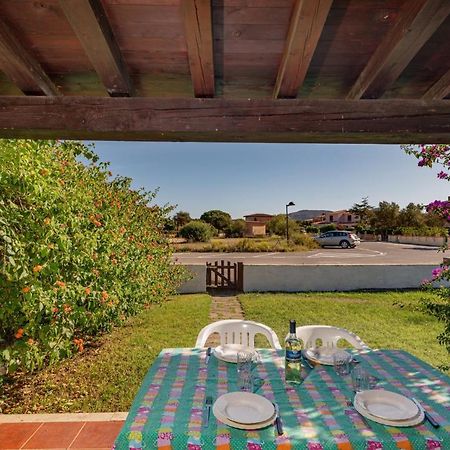 Appartamento Trilocale Le Canne 6 Posti Letto Con Giardino San Teodoro  Exterior foto