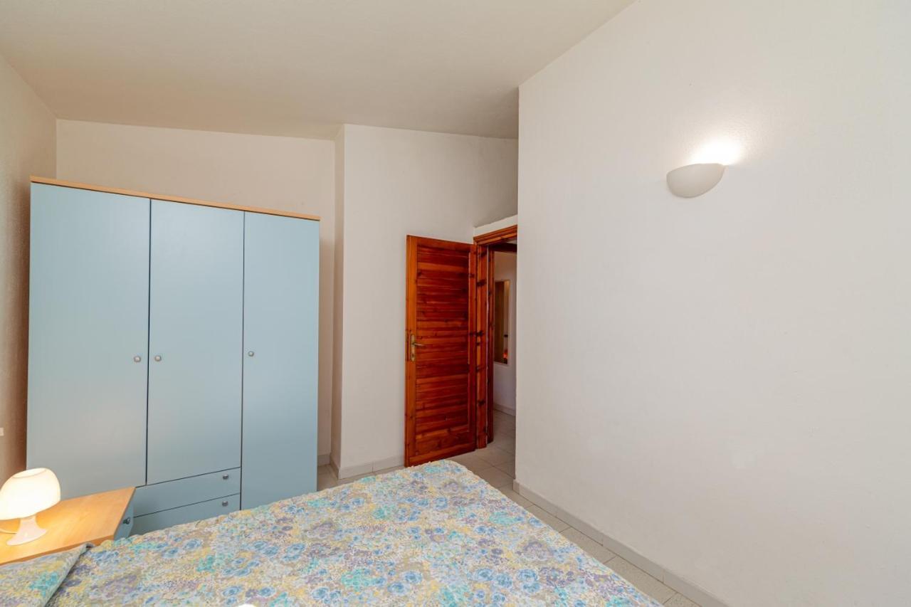 Appartamento Trilocale Le Canne 6 Posti Letto Con Giardino San Teodoro  Exterior foto