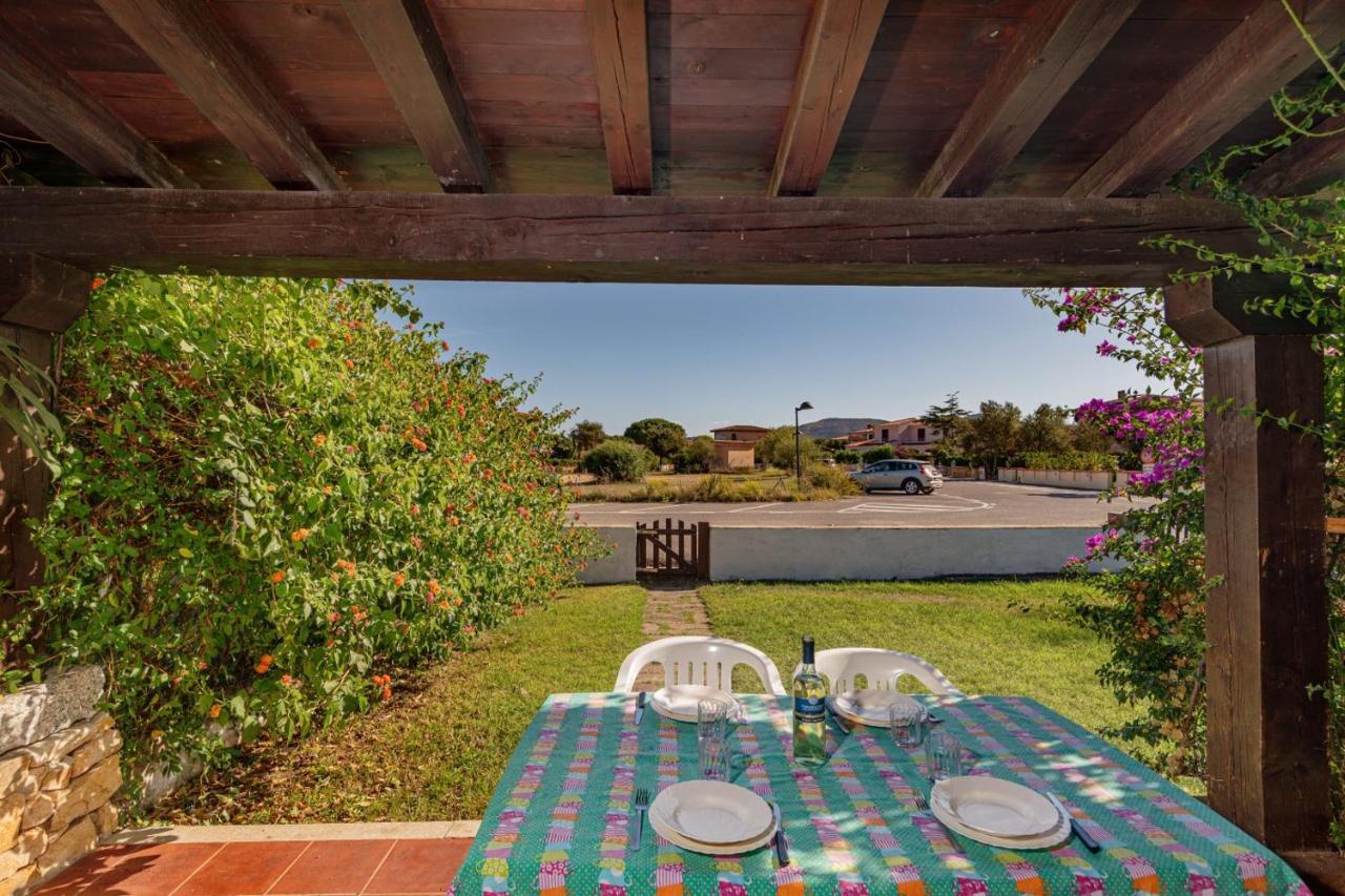 Appartamento Trilocale Le Canne 6 Posti Letto Con Giardino San Teodoro  Exterior foto