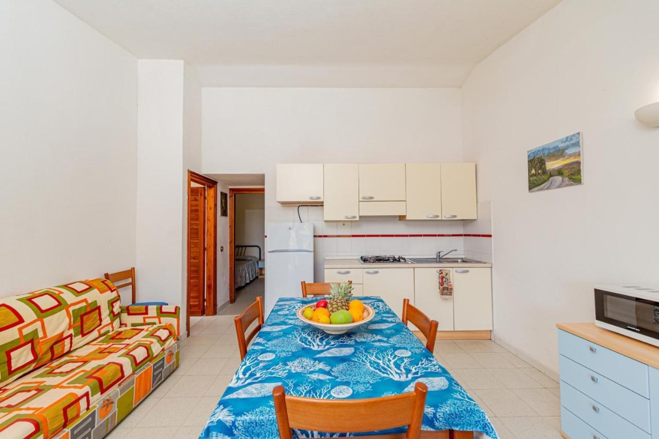 Appartamento Trilocale Le Canne 6 Posti Letto Con Giardino San Teodoro  Exterior foto