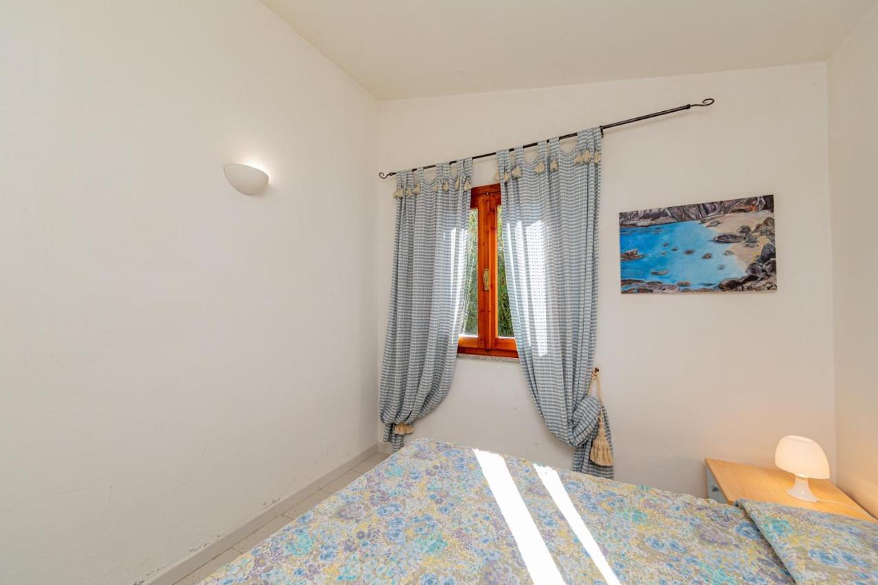 Appartamento Trilocale Le Canne 6 Posti Letto Con Giardino San Teodoro  Exterior foto