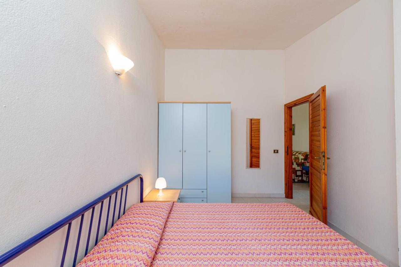 Appartamento Trilocale Le Canne 6 Posti Letto Con Giardino San Teodoro  Exterior foto